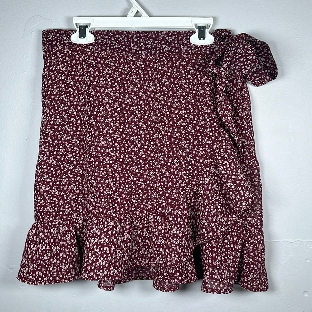 Hollister Tie Wrap Floral Skirt Size Medium